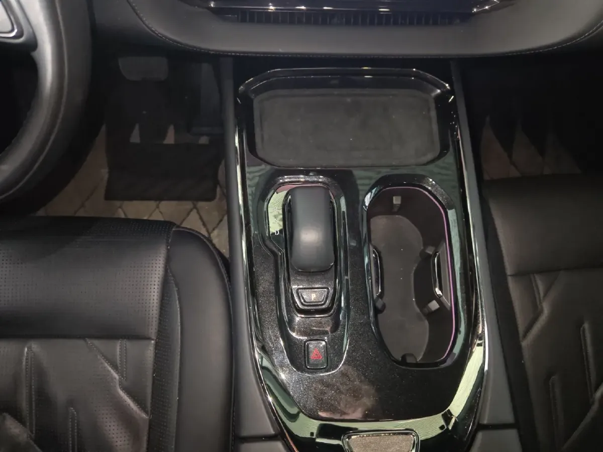 2024 Zeekr 009 BEV 108KWH,autocango,china used car exporter,china ev exporter,chinese used car exporter,chinese used ev exporter