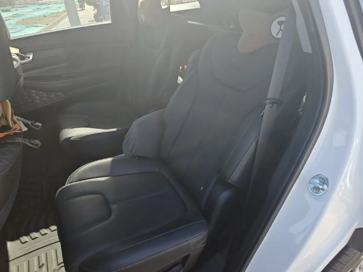 2020 Hyundai Santafe 2.0T 230HP L4 8AT,autocango,china used car exporter,china ev exporter,chinese used car exporter,chinese used ev exporter