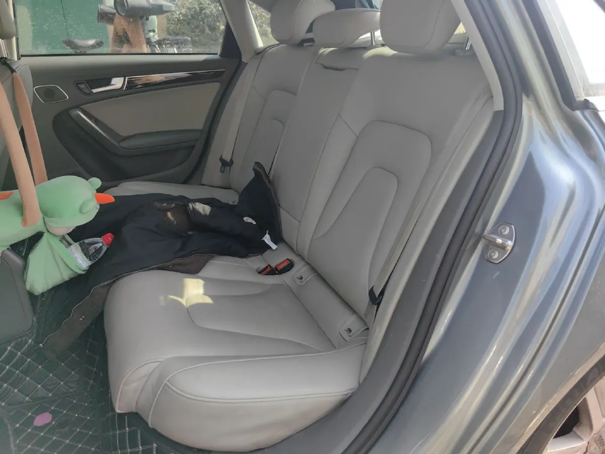 2012 Audi A4L 2.0T 180HP L4 CVT,autocango,china used car exporter,china ev exporter,chinese used car exporter,chinese used ev exporter