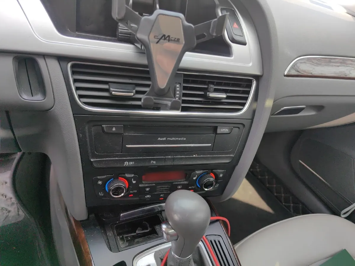 2012 Audi A4L 2.0T 180HP L4 CVT,autocango,china used car exporter,china ev exporter,chinese used car exporter,chinese used ev exporter