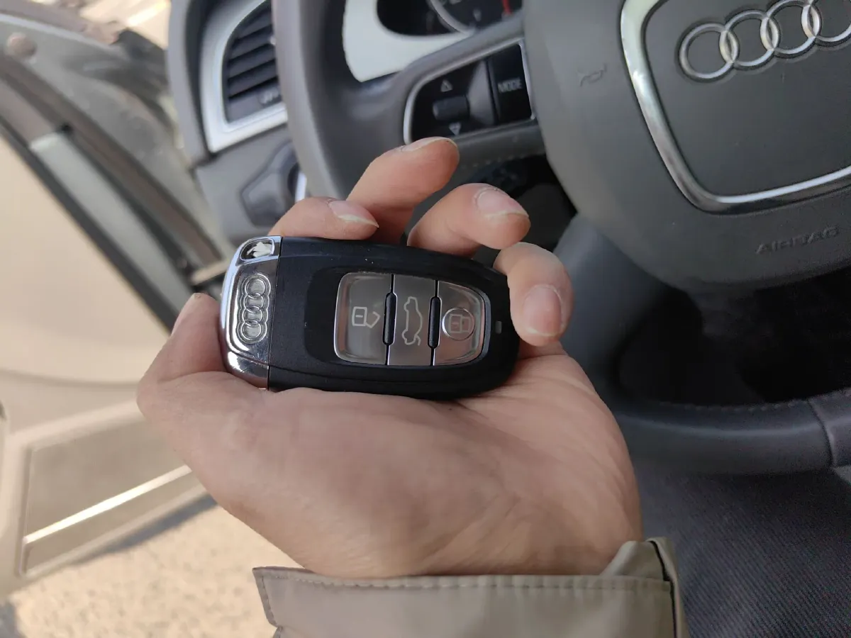 2012 Audi A4L 2.0T 180HP L4 CVT,autocango,china used car exporter,china ev exporter,chinese used car exporter,chinese used ev exporter