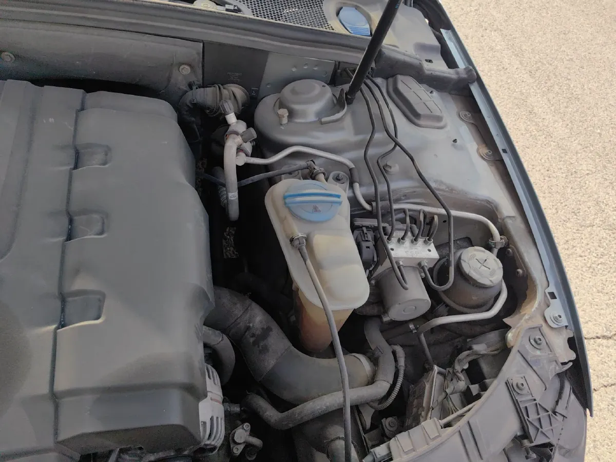 2012 Audi A4L 2.0T 180HP L4 CVT,autocango,china used car exporter,china ev exporter,chinese used car exporter,chinese used ev exporter