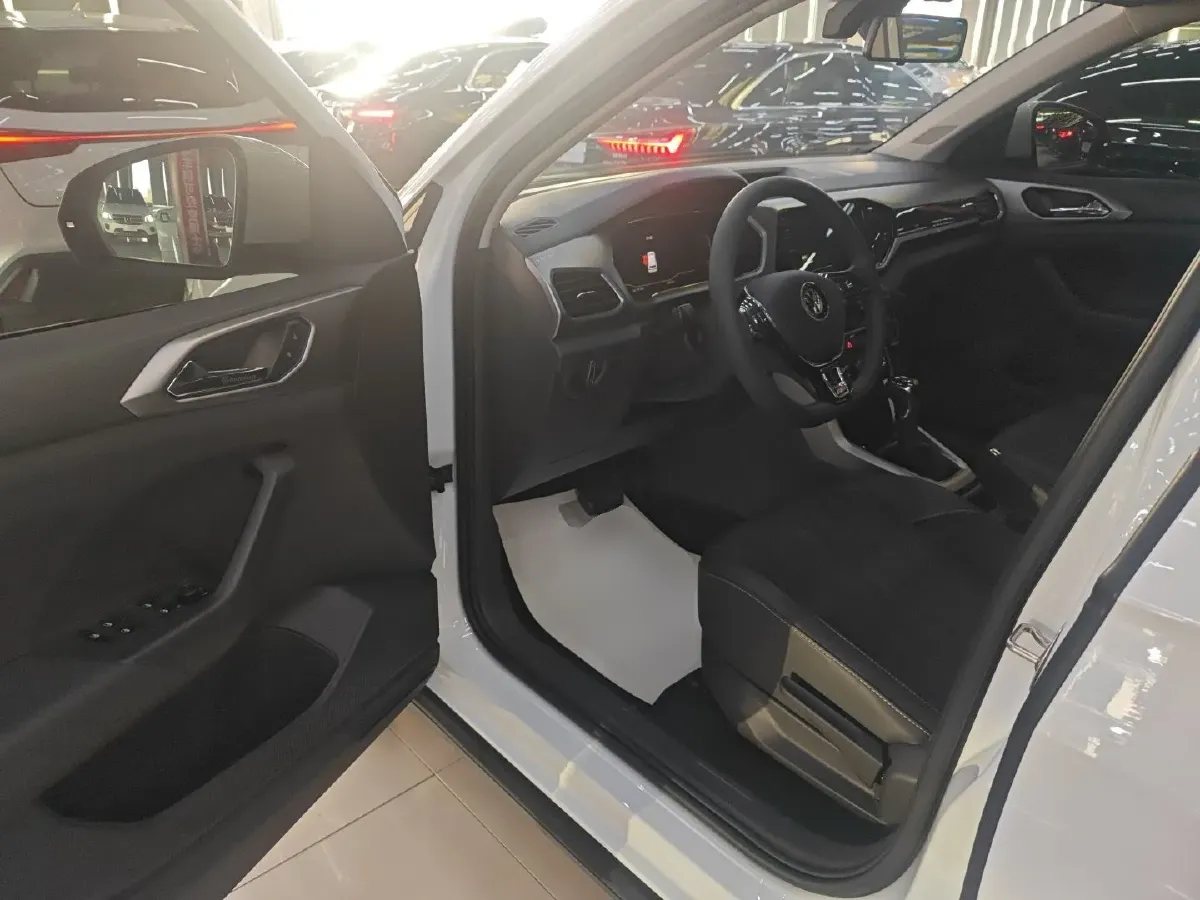 2023 Volkswagen T-Cross 1.5T 160HP L4 7DCT,autocango,china used car exporter,china ev exporter,chinese used car exporter,chinese used ev exporter
