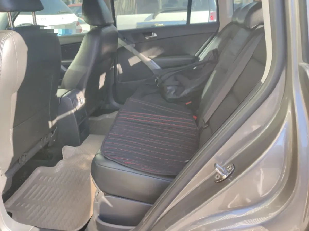 2010 Volkswagen Tiguan 1.8T 160HP L4 6AT,autocango,china used car exporter,china ev exporter,chinese used car exporter,chinese used ev exporter