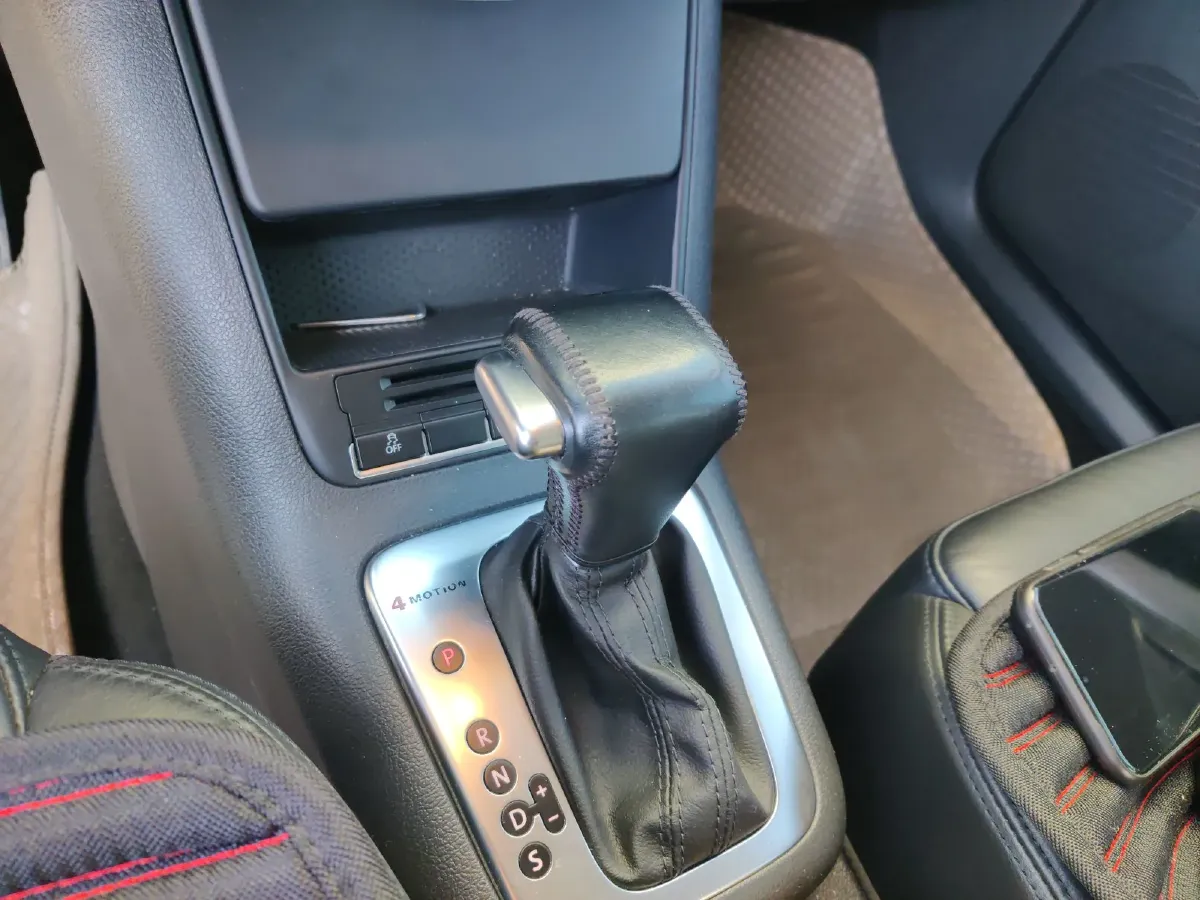 2010 Volkswagen Tiguan 1.8T 160HP L4 6AT,autocango,china used car exporter,china ev exporter,chinese used car exporter,chinese used ev exporter