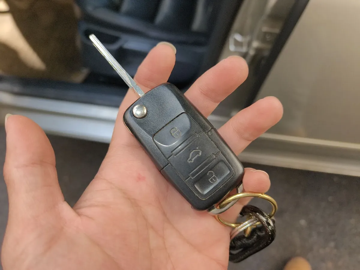 2012 Skoda Octavia 1.6L 105HP L4 6AT,autocango,china used car exporter,china ev exporter,chinese used car exporter,chinese used ev exporter