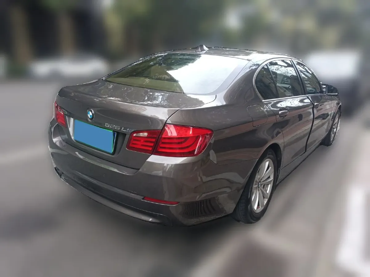 2013 BMW 5 Series 2.0T 218HP L4 8AT,autocango,china used car exporter,china ev exporter,chinese used car exporter,chinese used ev exporter