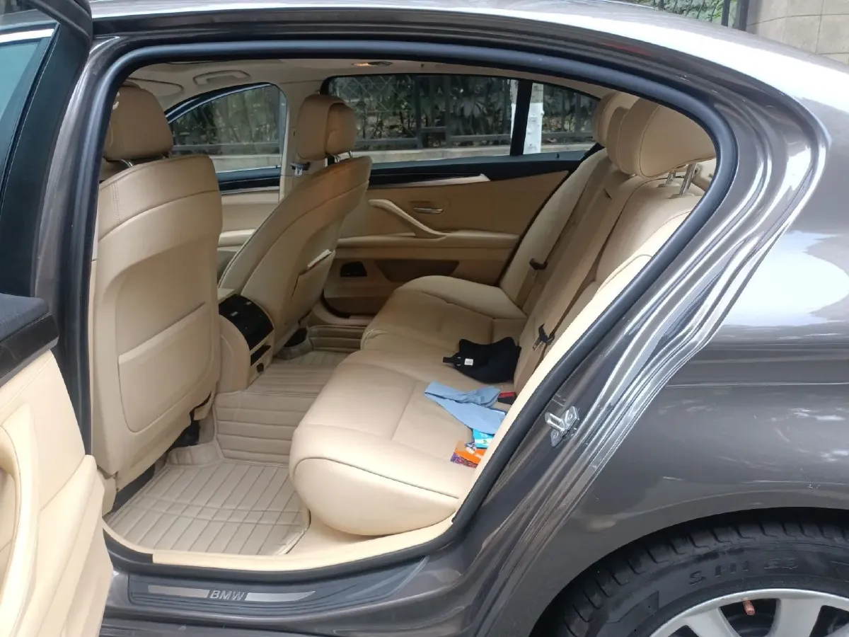 2013 BMW 5 Series 2.0T 218HP L4 8AT,autocango,china used car exporter,china ev exporter,chinese used car exporter,chinese used ev exporter