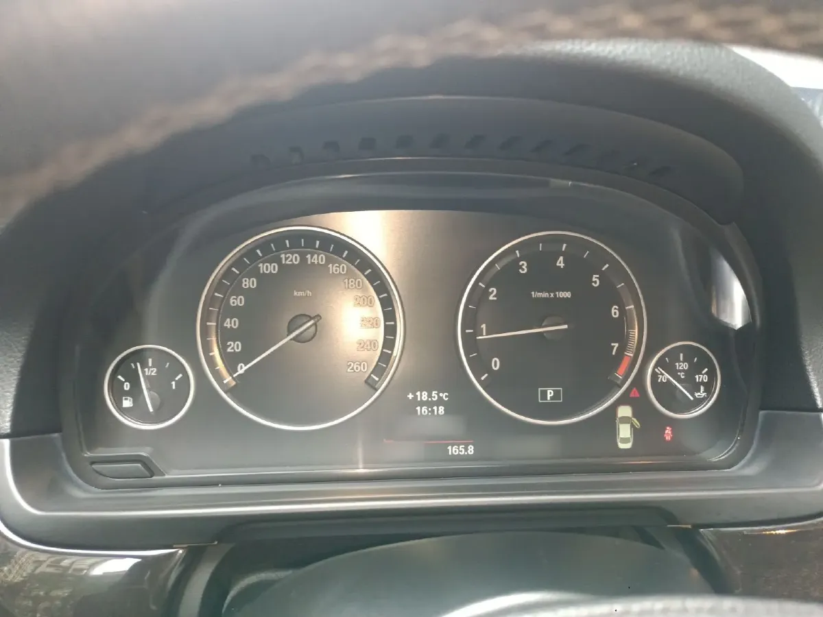 2013 BMW 5 Series 2.0T 218HP L4 8AT,autocango,china used car exporter,china ev exporter,chinese used car exporter,chinese used ev exporter