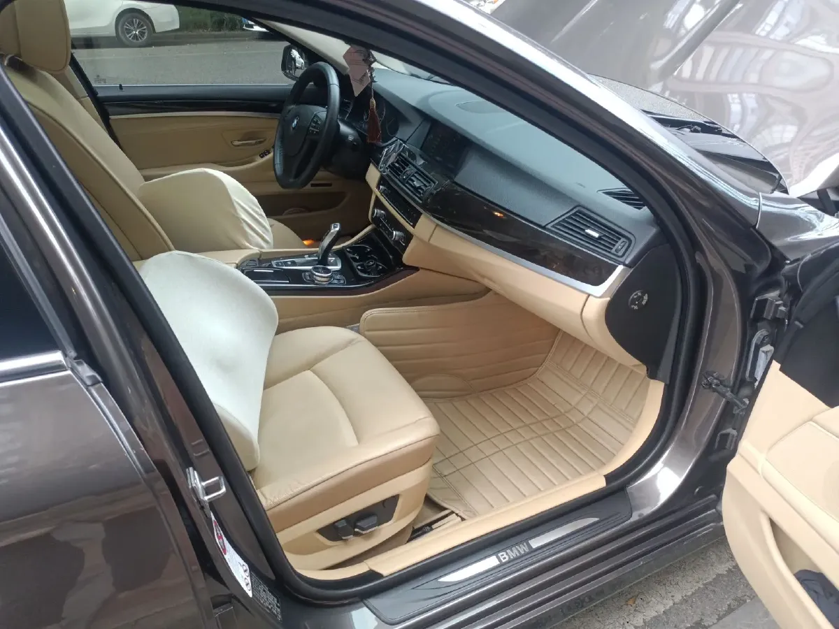 2013 BMW 5 Series 2.0T 218HP L4 8AT,autocango,china used car exporter,china ev exporter,chinese used car exporter,chinese used ev exporter