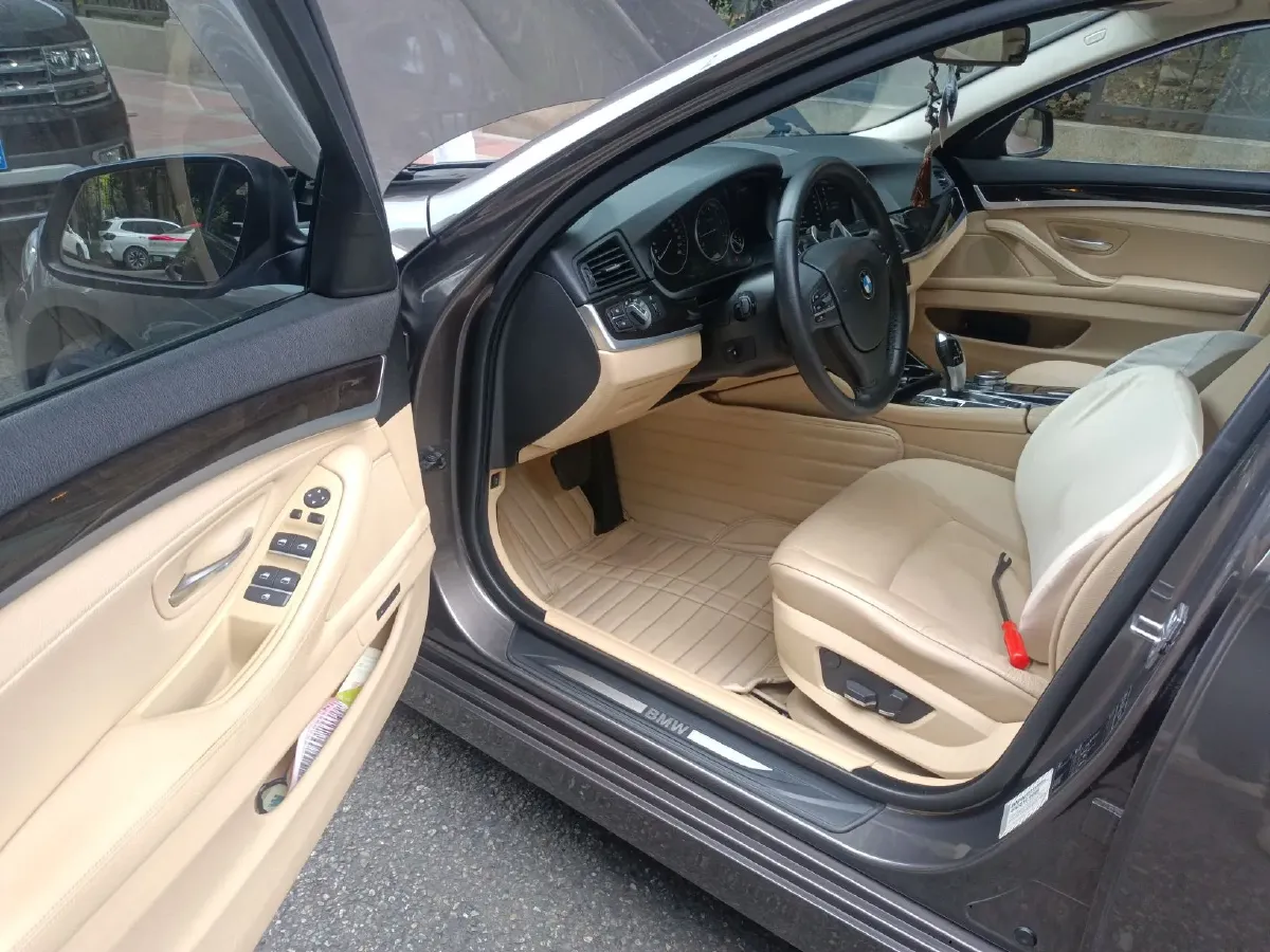 2013 BMW 5 Series 2.0T 218HP L4 8AT,autocango,china used car exporter,china ev exporter,chinese used car exporter,chinese used ev exporter