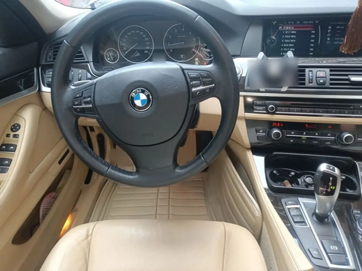 2013 BMW 5 Series 2.0T 218HP L4 8AT,autocango,china used car exporter,china ev exporter,chinese used car exporter,chinese used ev exporter