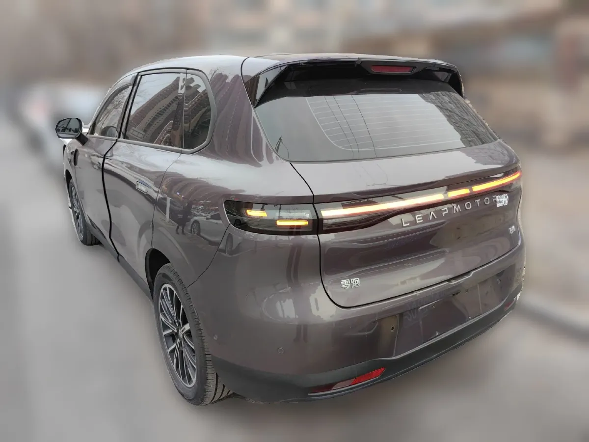 2025 Leapmotor B10 BEV 56.2KWH,autocango,china used car exporter,china ev exporter,chinese used car exporter,chinese used ev exporter