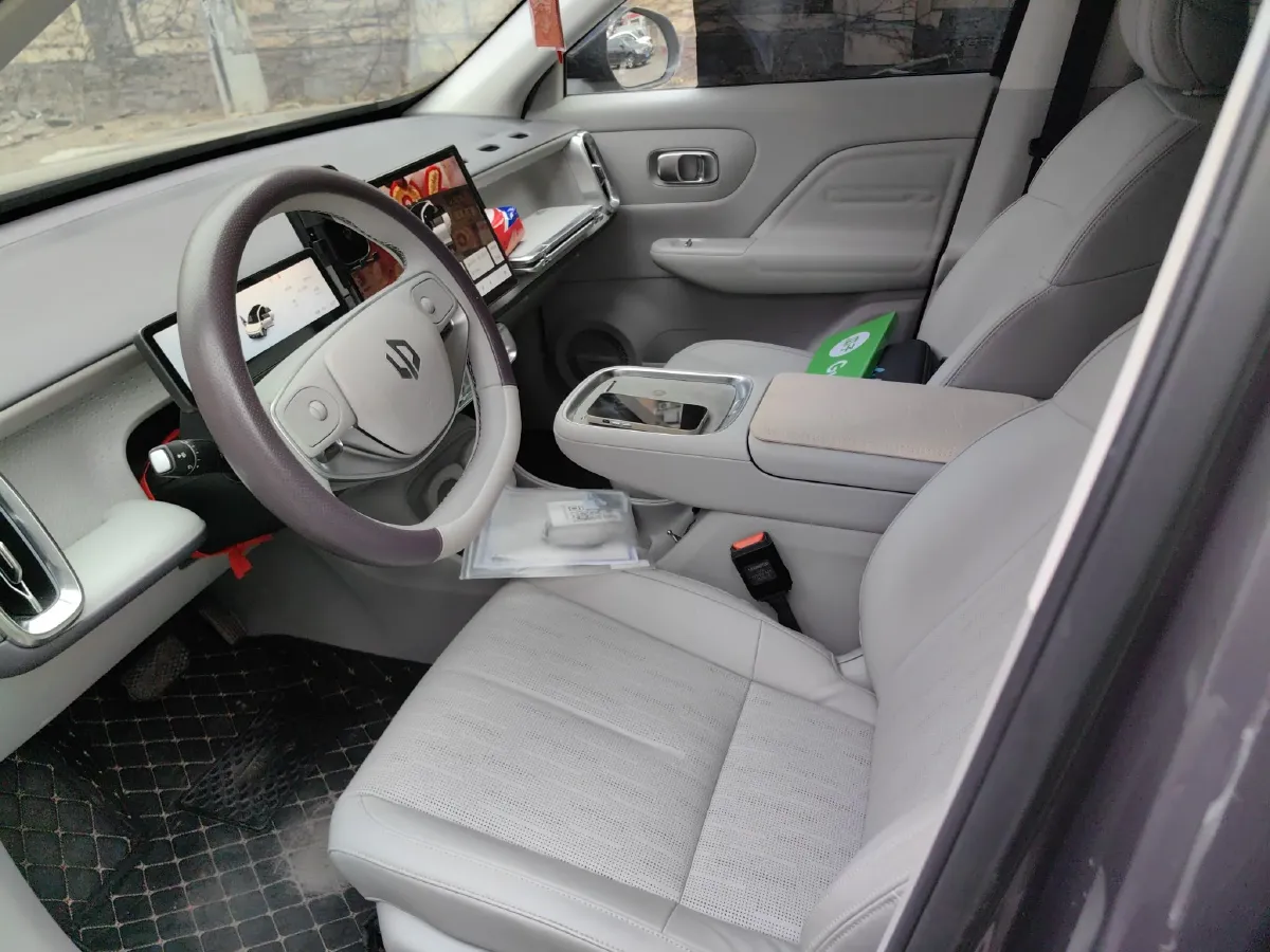 2025 Leapmotor B10 BEV 56.2KWH,autocango,china used car exporter,china ev exporter,chinese used car exporter,chinese used ev exporter