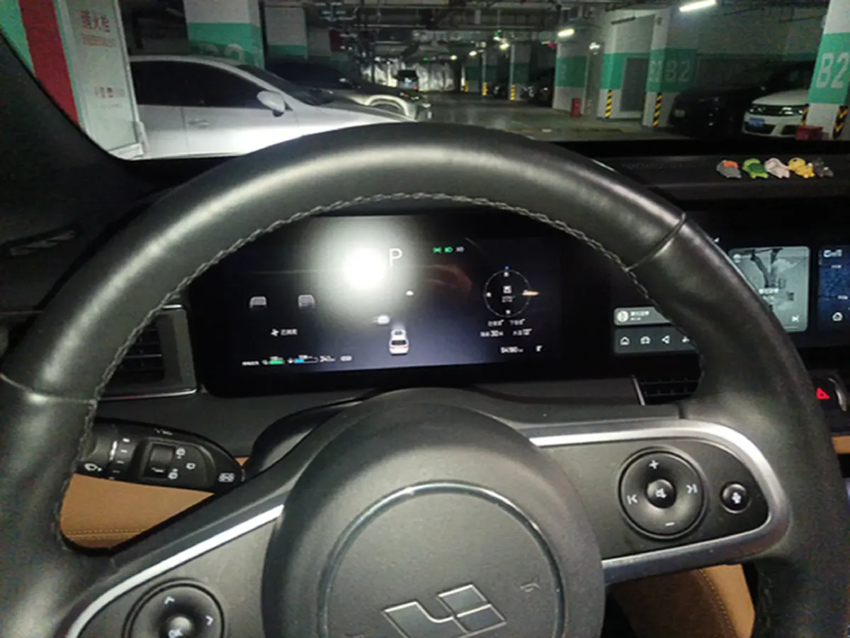 2021 Li ONE Range Extended 131HP REEV 40.5KWH,autocango,china used car exporter,china ev exporter,chinese used car exporter,chinese used ev exporter