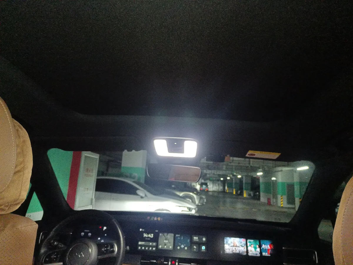 2021 Li ONE Range Extended 131HP REEV 40.5KWH,autocango,china used car exporter,china ev exporter,chinese used car exporter,chinese used ev exporter