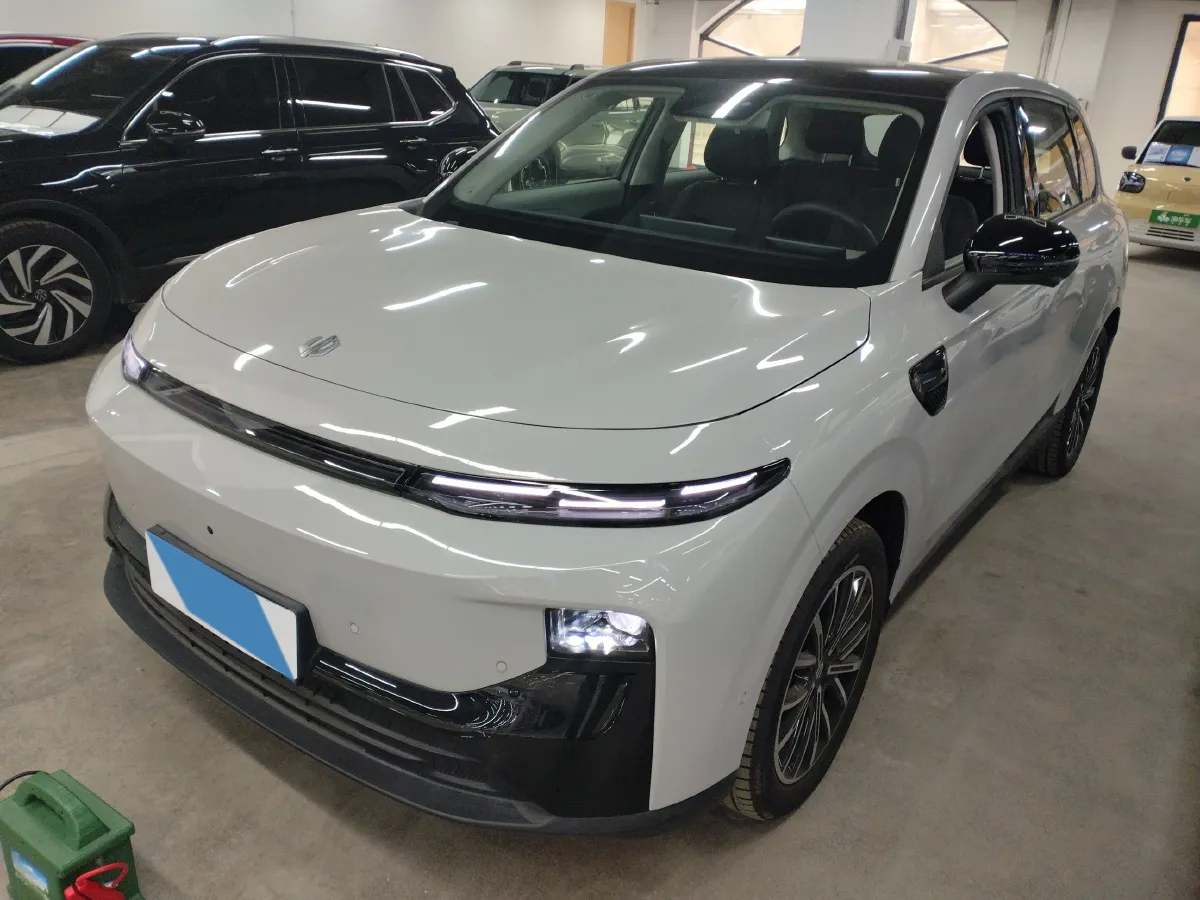 2025 Leapmotor B10 BEV 56.2KWH,autocango,china used car exporter,china ev exporter,chinese used car exporter,chinese used ev exporter