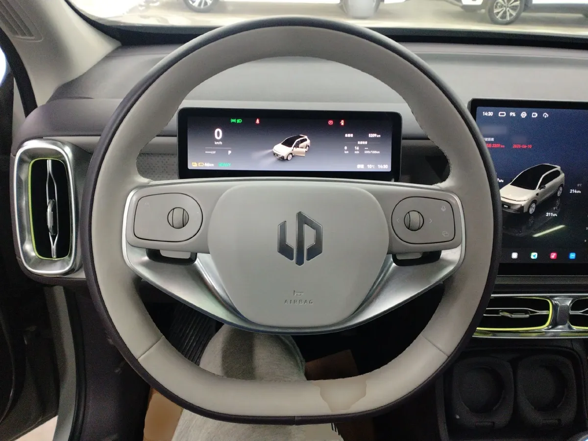 2025 Leapmotor B10 BEV 56.2KWH,autocango,china used car exporter,china ev exporter,chinese used car exporter,chinese used ev exporter