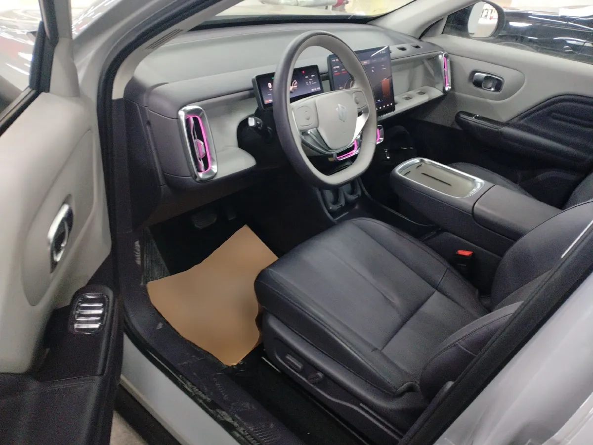 2025 Leapmotor B10 BEV 56.2KWH,autocango,china used car exporter,china ev exporter,chinese used car exporter,chinese used ev exporter