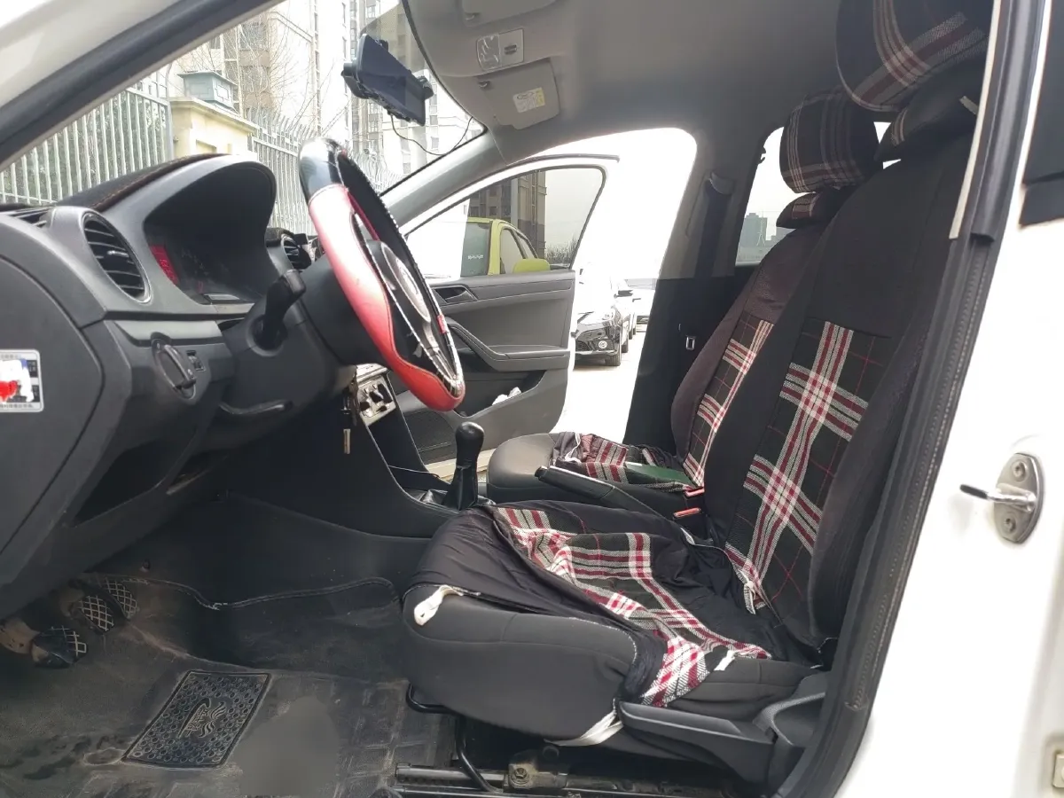 2015 Volkswagen Jetta 1.4L 90HP L4 5MT,autocango,china used car exporter,china ev exporter,chinese used car exporter,chinese used ev exporter