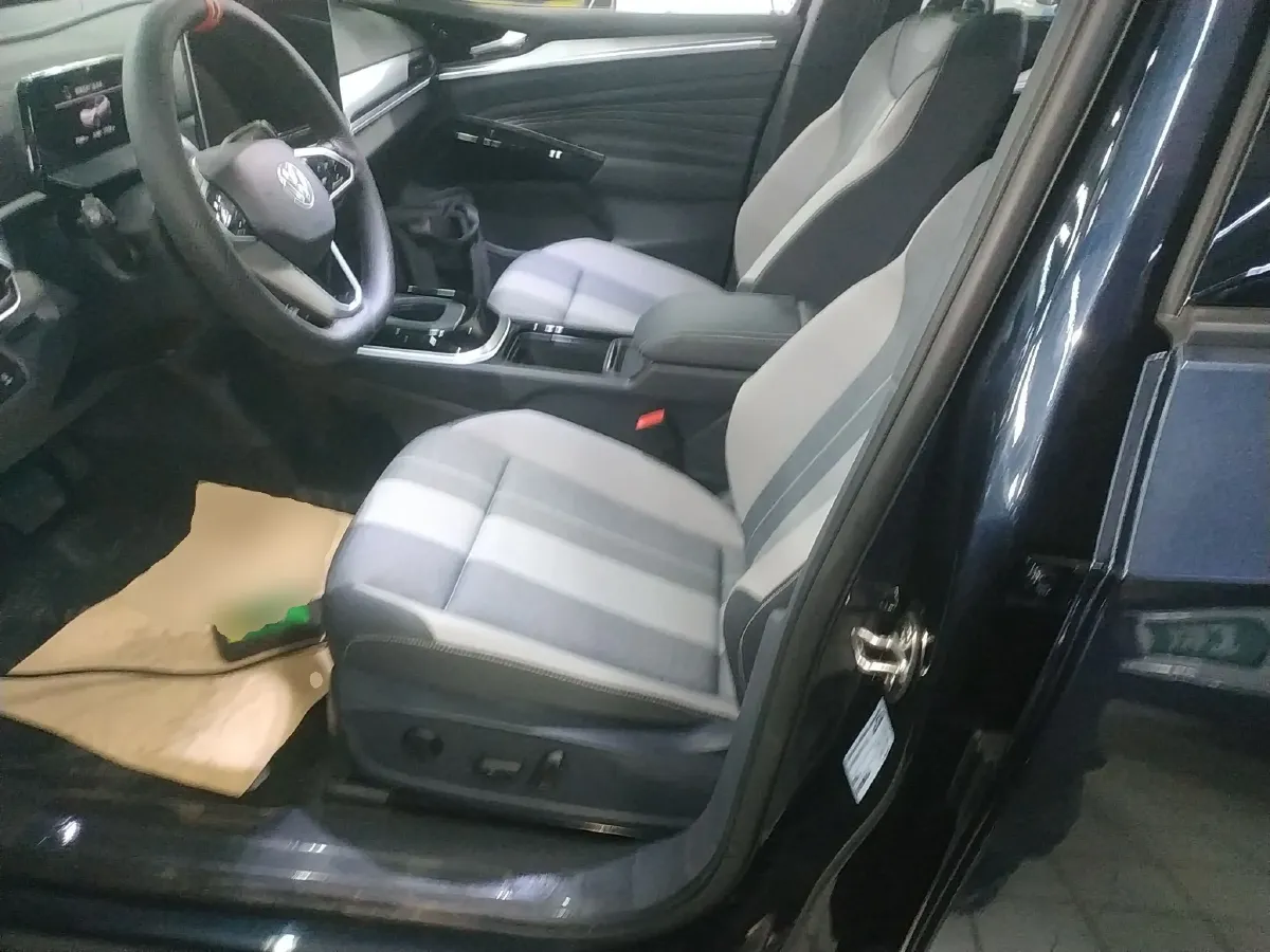 2025 Volkswagen ID.4 Crozz BEV 55.7KWH,autocango,china used car exporter,china ev exporter,chinese used car exporter,chinese used ev exporter