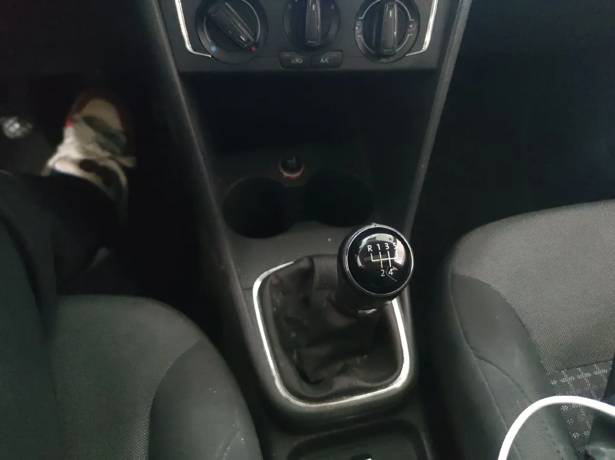 2016 Ford Classic Transit 2.4L 125HP L4 5MT,autocango,china used car exporter,china ev exporter,chinese used car exporter,chinese used ev exporter