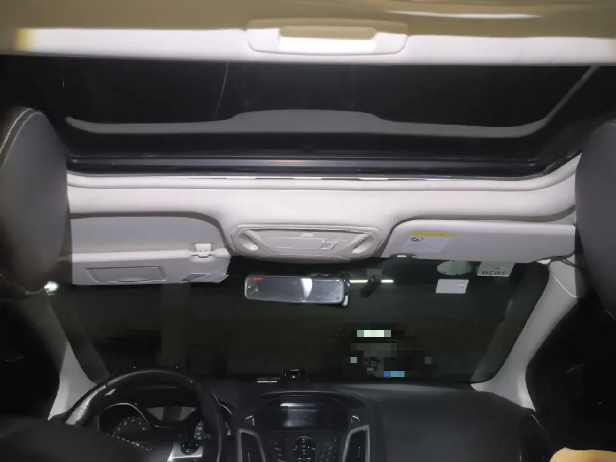 2012 Ford Focus 1.6L 125HP L4 5MT,autocango,china used car exporter,china ev exporter,chinese used car exporter,chinese used ev exporter