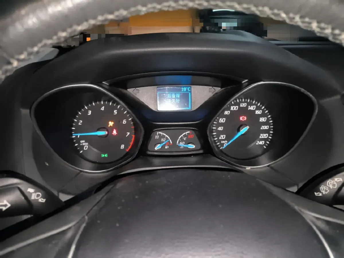 2012 Ford Focus 1.6L 125HP L4 5MT,autocango,china used car exporter,china ev exporter,chinese used car exporter,chinese used ev exporter