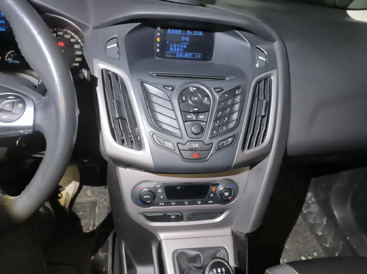 2012 Ford Focus 1.6L 125HP L4 5MT,autocango,china used car exporter,china ev exporter,chinese used car exporter,chinese used ev exporter