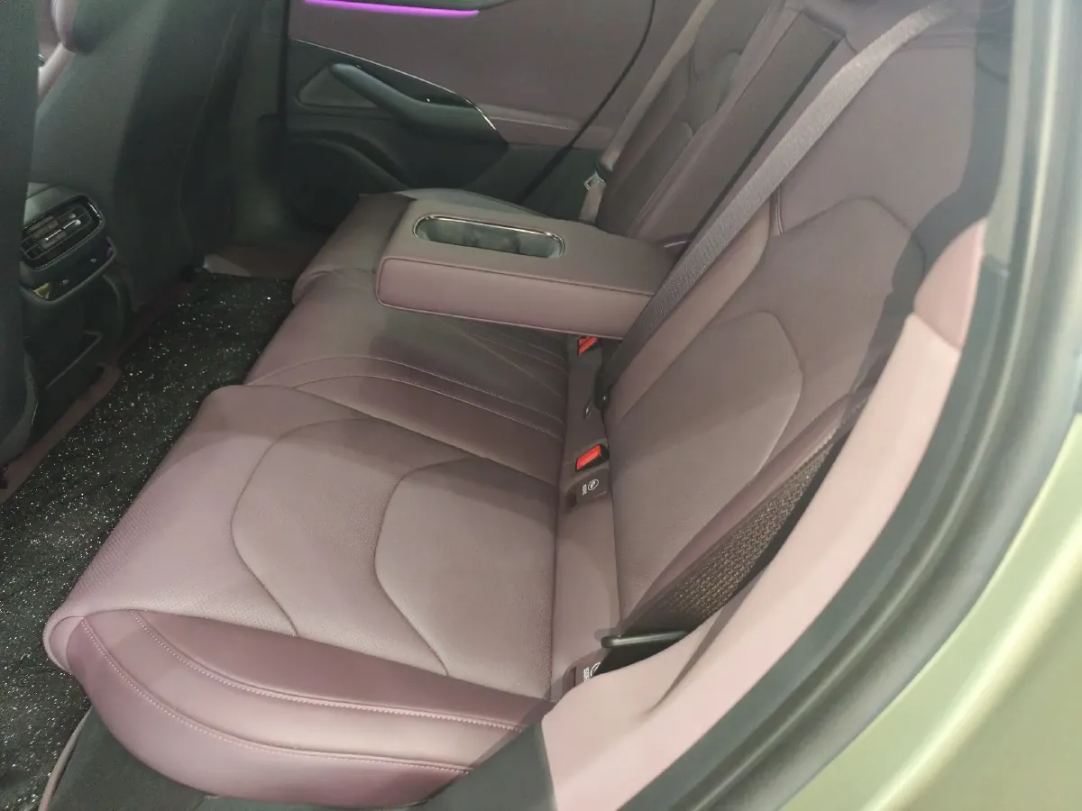 2024 MI SU7 BEV 101KWH,autocango,china used car exporter,china ev exporter,chinese used car exporter,chinese used ev exporter