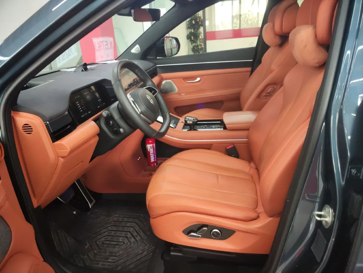 2024 AITO AITO M7 1.5T 152HP L4 REEV 42KWH,autocango,china used car exporter,china ev exporter,chinese used car exporter,chinese used ev exporter