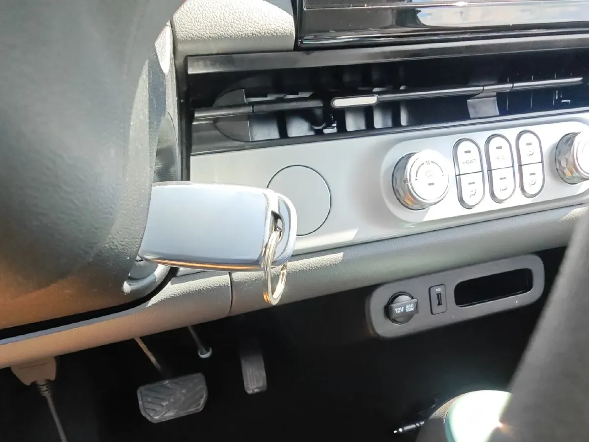 2022 ChangAn QiYuan Lumin BEV 27.99KWH,autocango,china used car exporter,china ev exporter,chinese used car exporter,chinese used ev exporter