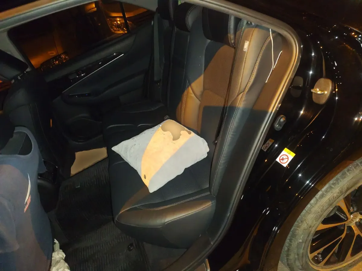 2018 Toyota Crown 2.0T 235HP L4 8AT,autocango,china used car exporter,china ev exporter,chinese used car exporter,chinese used ev exporter