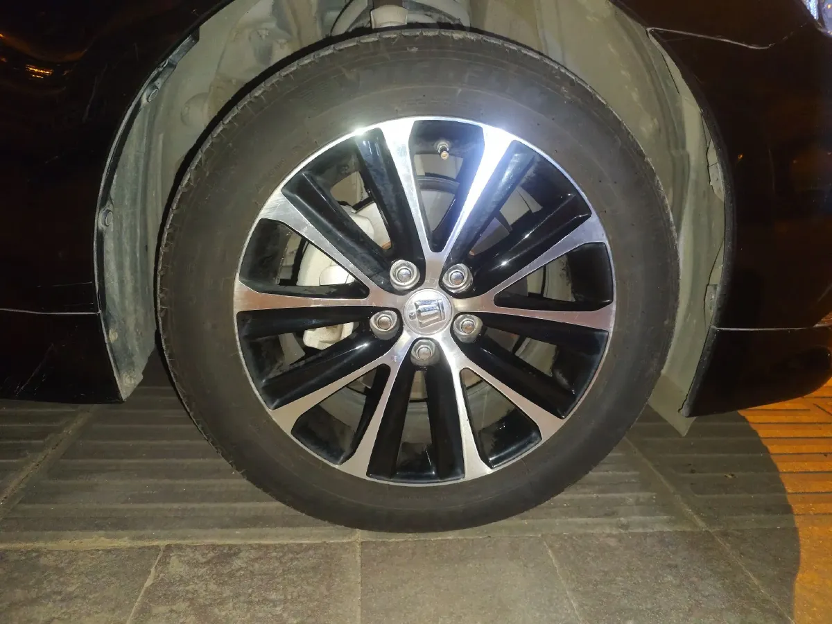 2018 Toyota Crown 2.0T 235HP L4 8AT,autocango,china used car exporter,china ev exporter,chinese used car exporter,chinese used ev exporter