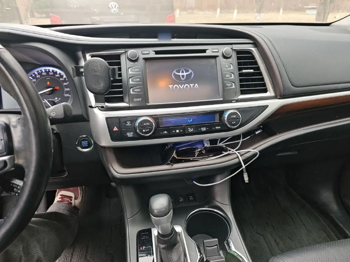 2017 Toyota Highlander 2.0T 220HP L4 6AT,autocango,china used car exporter,china ev exporter,chinese used car exporter,chinese used ev exporter