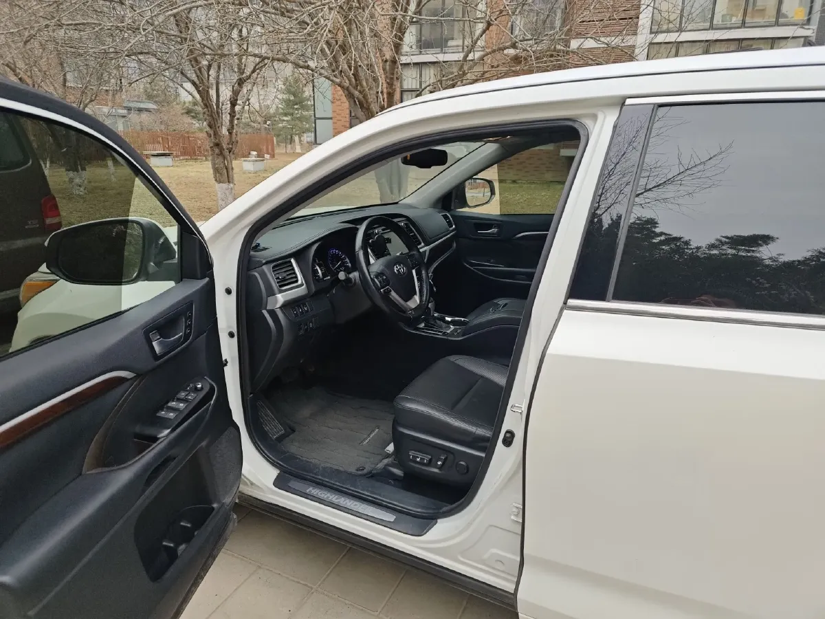 2017 Toyota Highlander 2.0T 220HP L4 6AT,autocango,china used car exporter,china ev exporter,chinese used car exporter,chinese used ev exporter