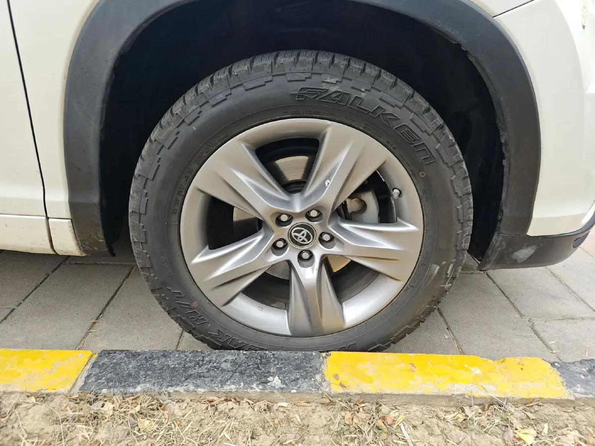 2017 Toyota Highlander 2.0T 220HP L4 6AT,autocango,china used car exporter,china ev exporter,chinese used car exporter,chinese used ev exporter