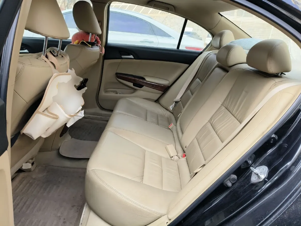 2011 Honda Accord 2.0L 156HP L4 5AT,autocango,china used car exporter,china ev exporter,chinese used car exporter,chinese used ev exporter