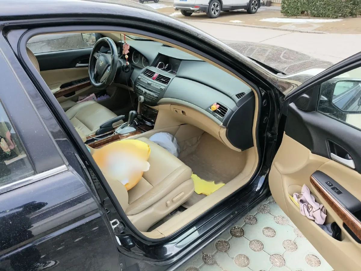 2011 Honda Accord 2.0L 156HP L4 5AT,autocango,china used car exporter,china ev exporter,chinese used car exporter,chinese used ev exporter