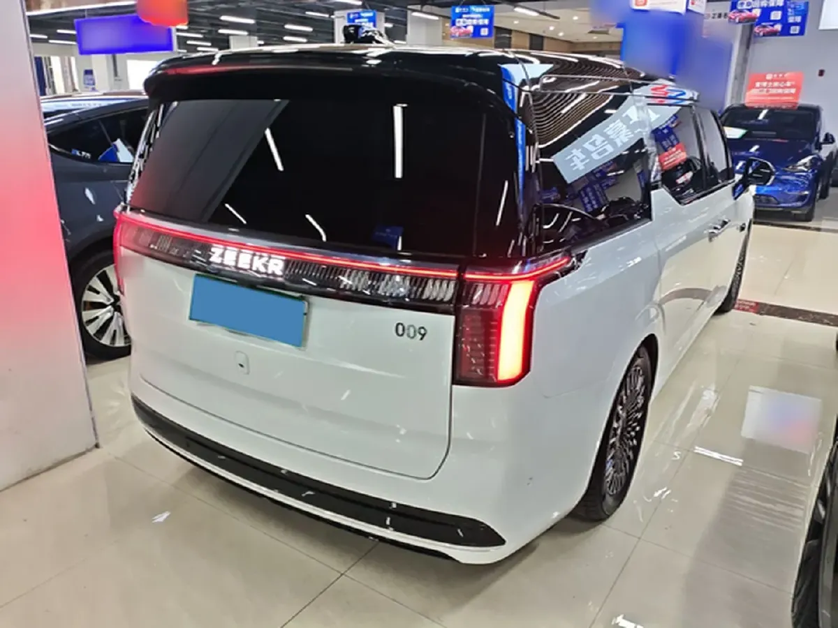 2022 Zeekr 009 BEV 116KWH,autocango,china used car exporter,china ev exporter,chinese used car exporter,chinese used ev exporter