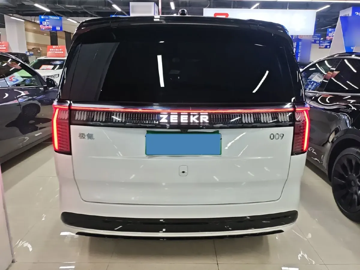 2022 Zeekr 009 BEV 116KWH,autocango,china used car exporter,china ev exporter,chinese used car exporter,chinese used ev exporter