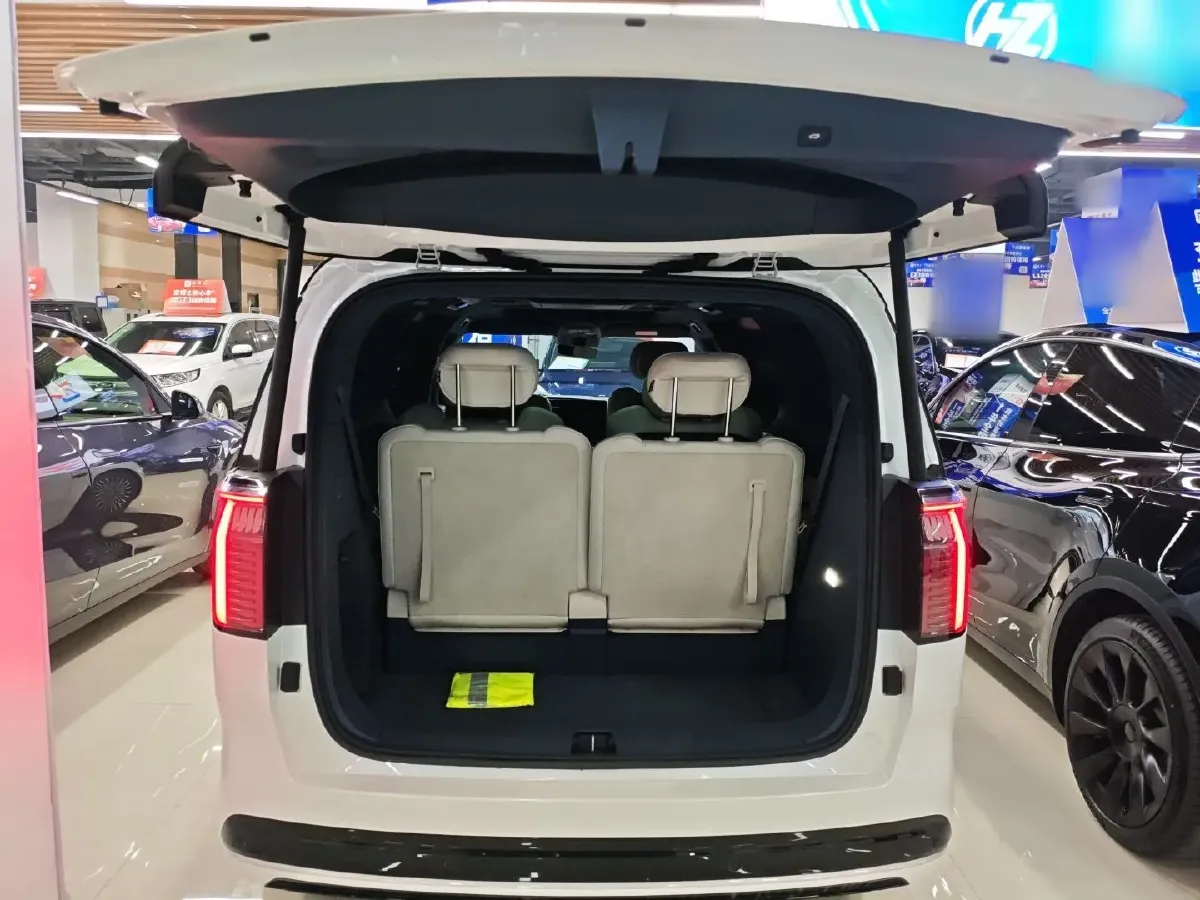 2022 Zeekr 009 BEV 116KWH,autocango,china used car exporter,china ev exporter,chinese used car exporter,chinese used ev exporter