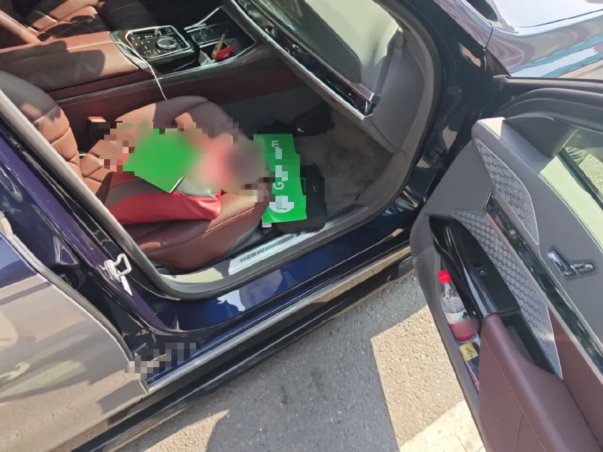 2023 BMW i7 BEV 105.7KWH,autocango,china used car exporter,china ev exporter,chinese used car exporter,chinese used ev exporter