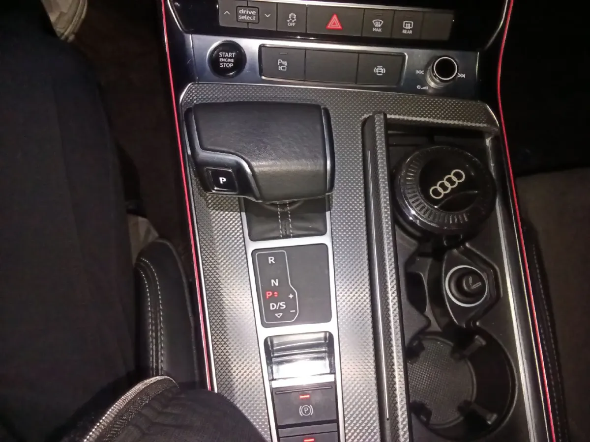 2021 Audi A6L 2.0T 224HP L4 7DCT,autocango,china used car exporter,china ev exporter,chinese used car exporter,chinese used ev exporter