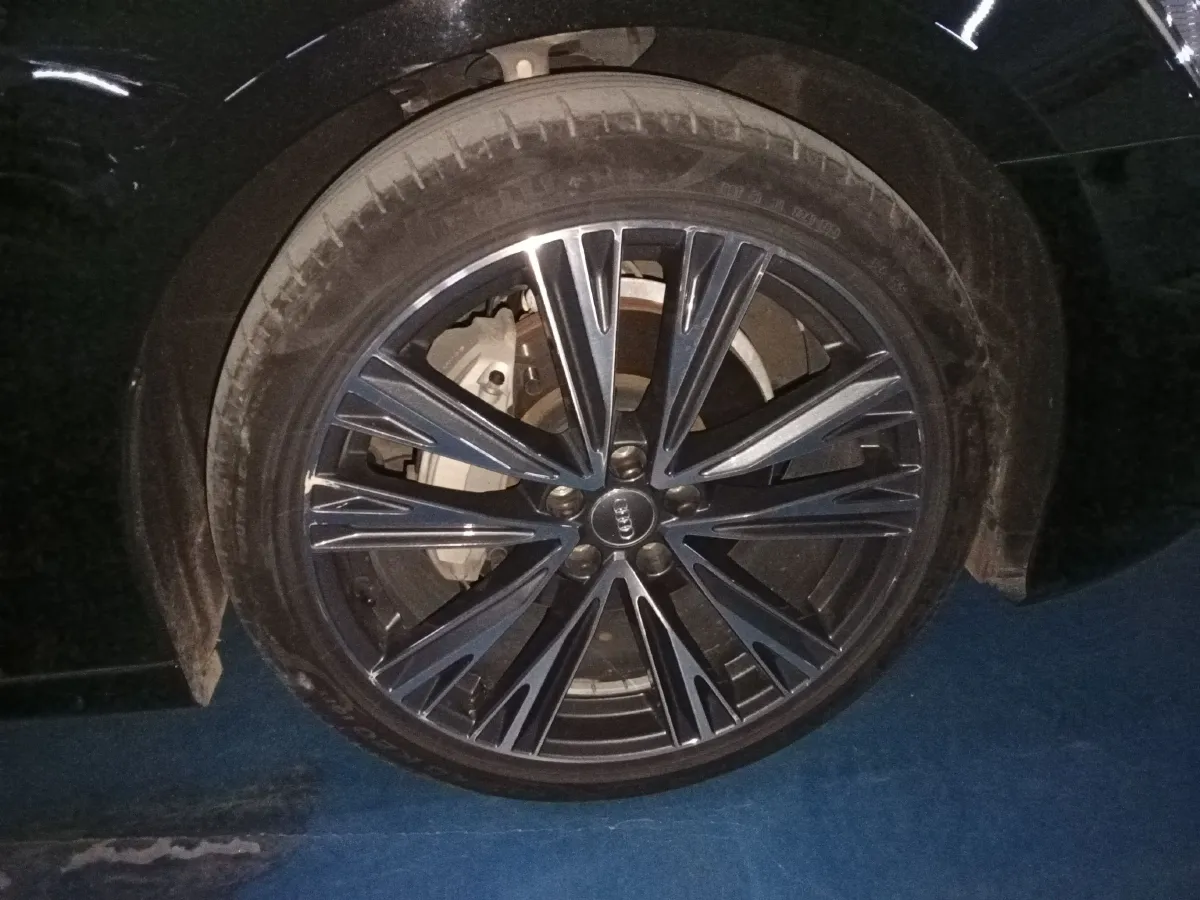 2021 Audi A6L 2.0T 224HP L4 7DCT,autocango,china used car exporter,china ev exporter,chinese used car exporter,chinese used ev exporter