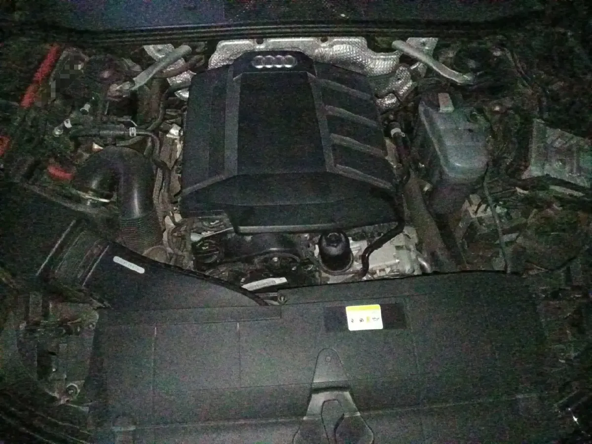 2021 Audi A6L 2.0T 224HP L4 7DCT,autocango,china used car exporter,china ev exporter,chinese used car exporter,chinese used ev exporter