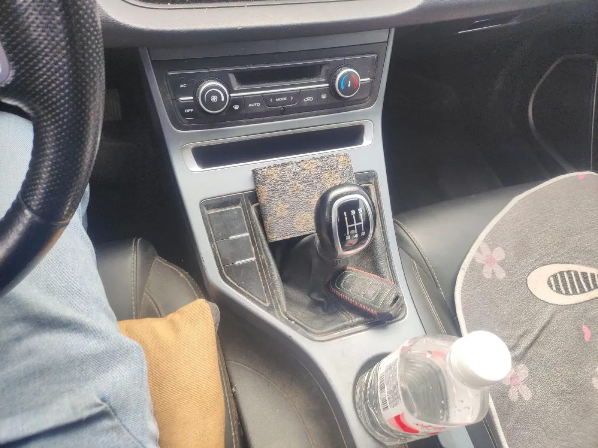 2018 Haval H2s 1.5T 150HP L4 6MT,autocango,china used car exporter,china ev exporter,chinese used car exporter,chinese used ev exporter