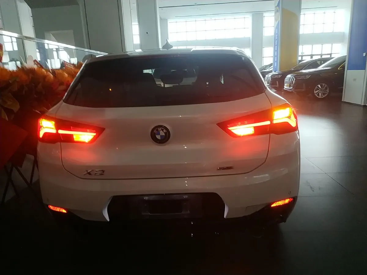 2021 BMW X2 2.0T 192HP L4 7DCT,autocango,china used car exporter,china ev exporter,chinese used car exporter,chinese used ev exporter
