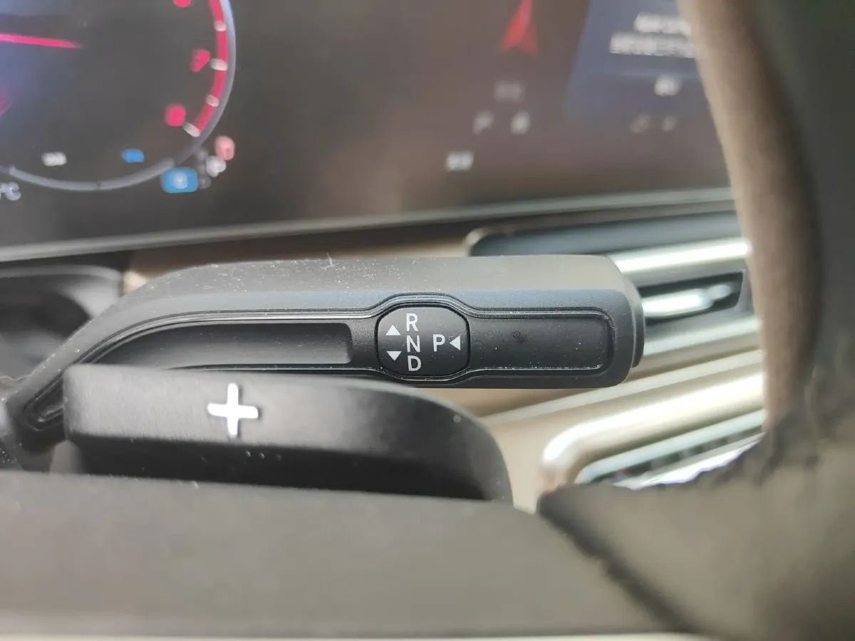 2024 Mercedes-Benz V Class 2.0T 231HP L4 9AT,autocango,china used car exporter,china ev exporter,chinese used car exporter,chinese used ev exporter