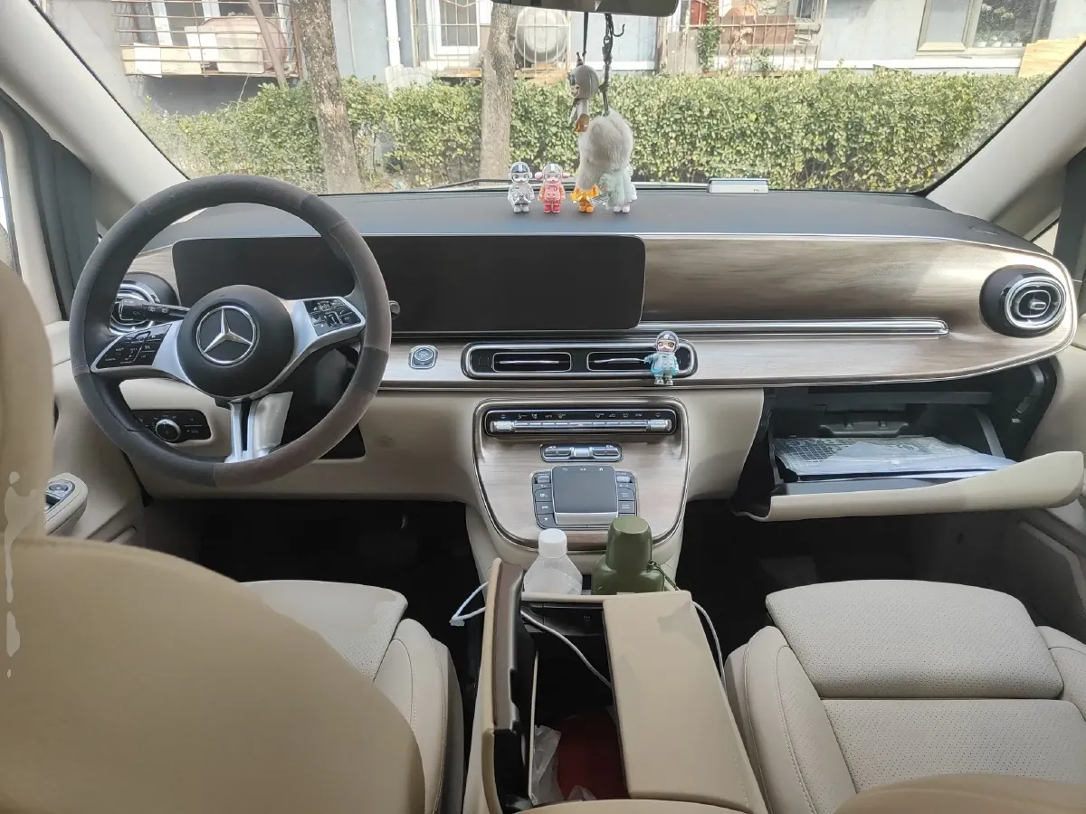 2024 Mercedes-Benz V Class 2.0T 231HP L4 9AT,autocango,china used car exporter,china ev exporter,chinese used car exporter,chinese used ev exporter
